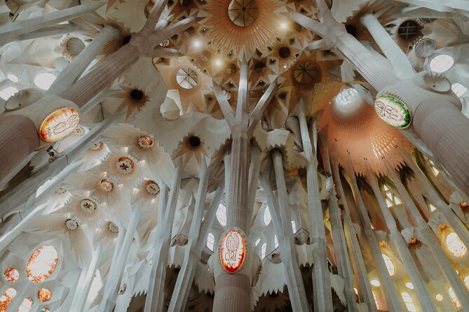 sagrada-familia-guided-tour-with-skip-the-line-ticket