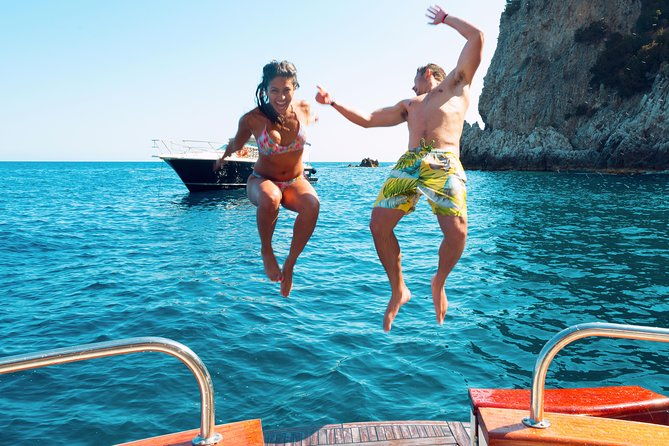 small-group-boat-day-excursion-to-capri-island-from-sorrento