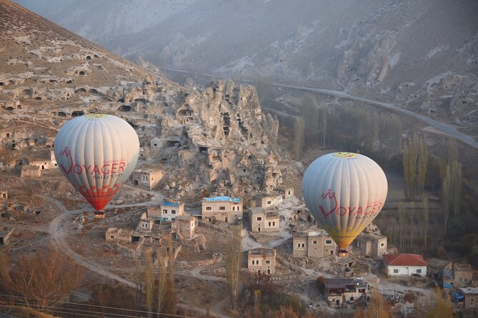 soganli-valley-hot-air-balloon-ride-at-sunrise