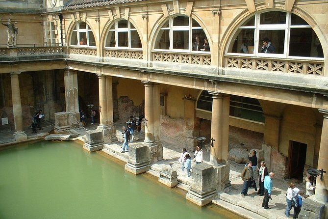 stonehenge-and-bath-day-trip-from-london-with-optional-roman-baths-visit