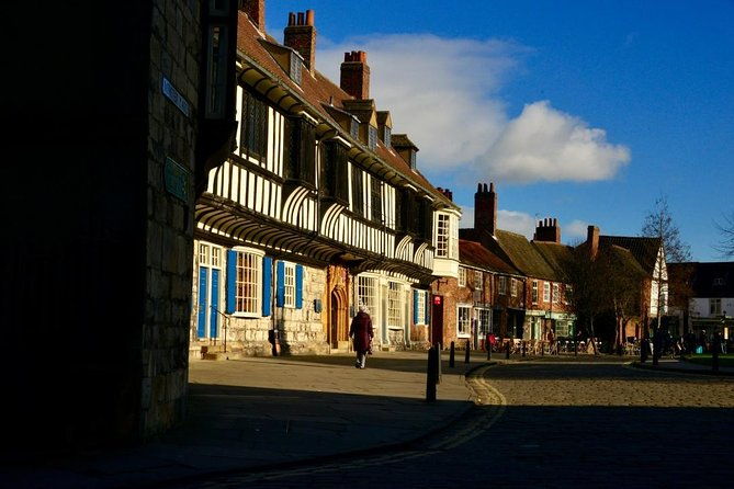 the-best-of-york-on-foot-in-a-small-group