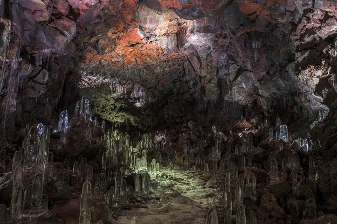 the-lava-tunnel-tour-raufarholshellir