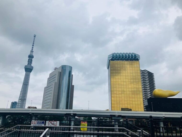 tokyo-asakusa-waiking-tour-with-university-students