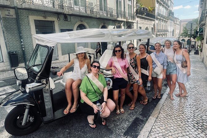 true-4hour-half-day-tuk-tuk-tour-of-lisbon-local-overview