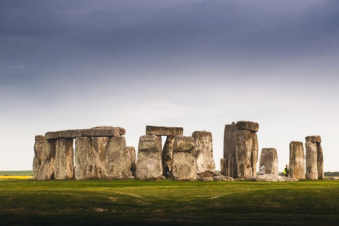 3-day-stonehenge-glastonbury-bath-the-south-west-coast-tour-from-london