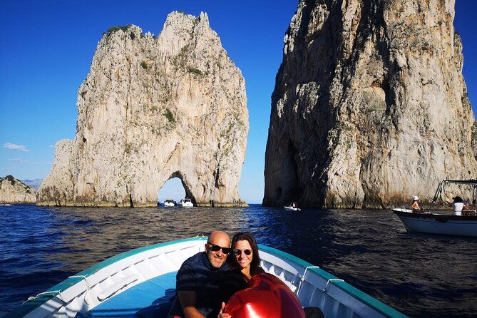3-hours-private-capri-boat-tour-with-pasta-and-prosecco