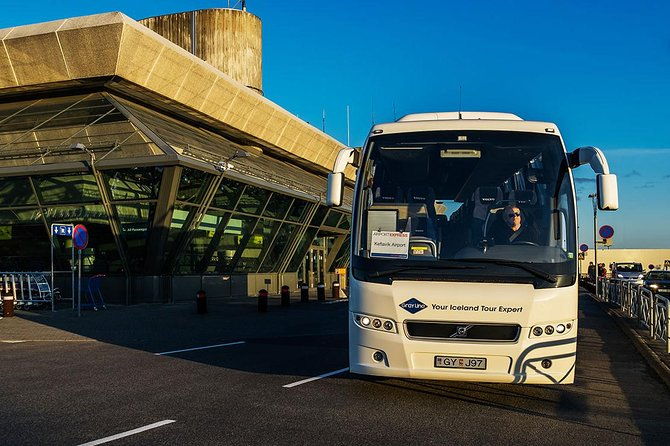 airport-express-shared-departure-transfer-from-reykjavik-hotels-to-keflavik-airport
