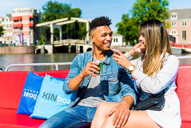 amsterdam-canal-cruise-in-open-boat-with-hot-drinks