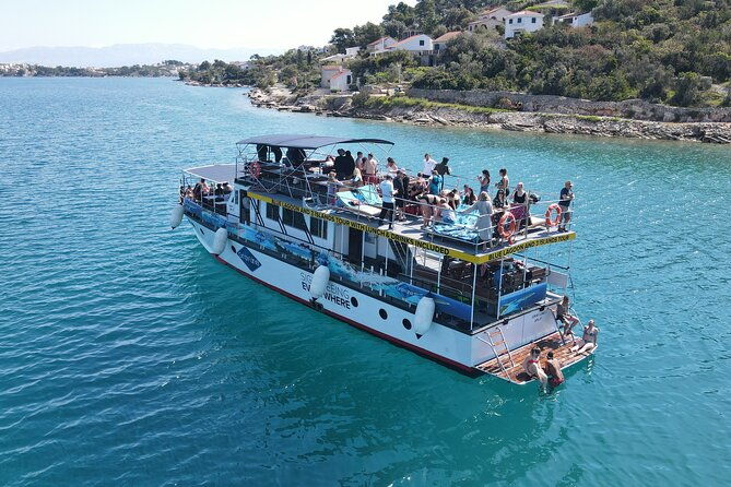 blue-lagoon-shipwreck-solta-cruise-with-lunch-unlimited-drinks-from-split