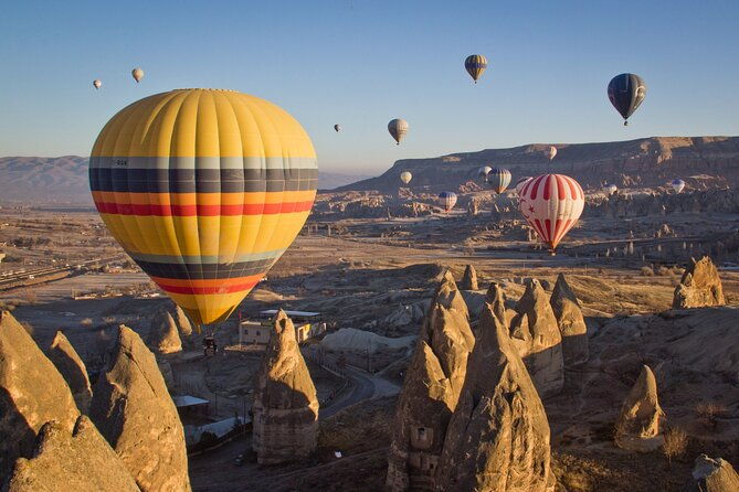 cappadocia-hot-air-balloon-tour-over-fairychimneys