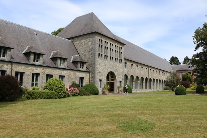 dinants-riverside-castle-and-beer-monastery-expedition