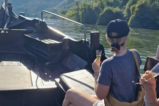 douro-valley-expert-guide-boat-lunch-tastings-premium-service