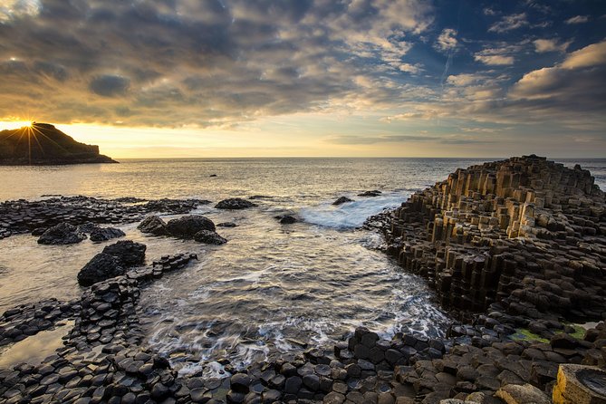dublin-giants-causeway-dark-hedges-dunluce-and-belfast-titanic-entrance-fee