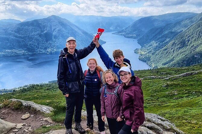 fjord-hiking-public-tour