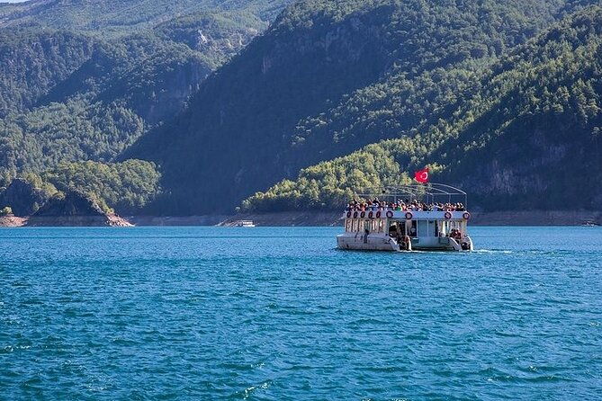 green-canyon-boat-trip-from-side