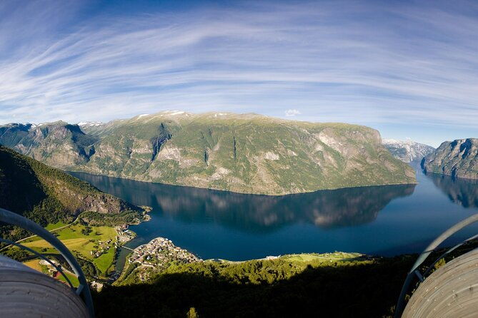 guided-tour-to-naeroyfjorden-flam-and-stegastein-viewpoint-cruise