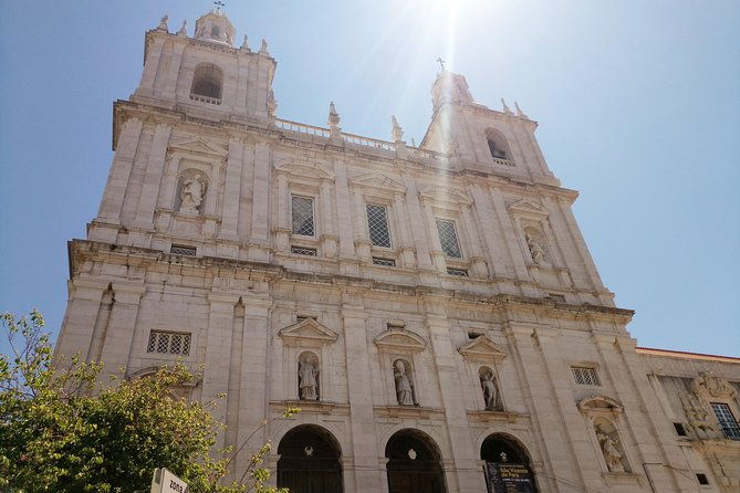 private-tour-highlights-of-historical-lisbon-in-4h-with-transfer