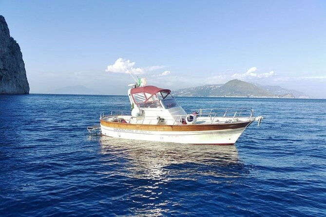 private-tour-of-the-island-of-capri-by-boat-and-visit-to-the-caves