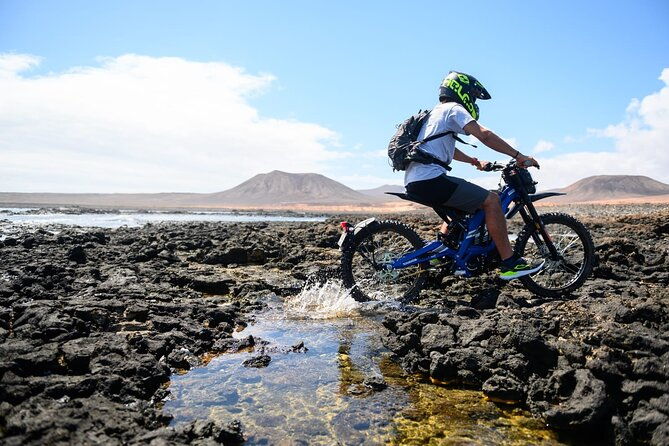 private-volcanoes-tour-electric-experience-of-fuerteventura