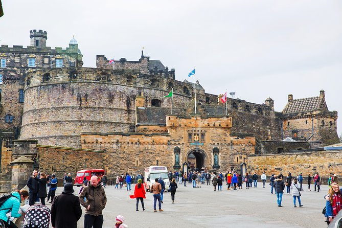 royal-edinburgh-ticket-hop-on-hop-off-and-attraction-admissions