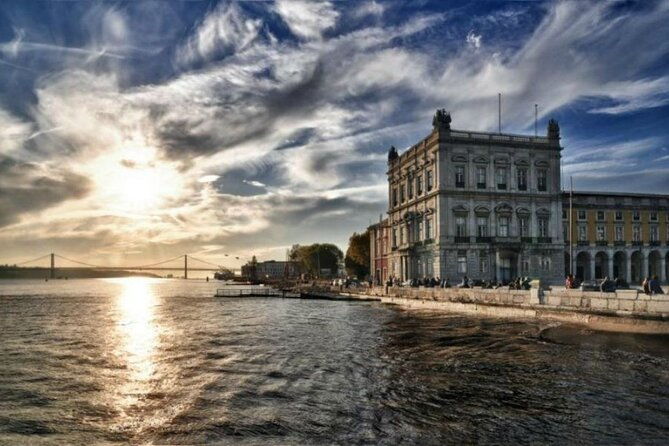 welcome-tour-to-lisbon-in-private-eco-tuk-tuk