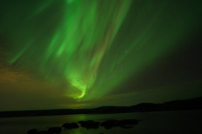 1-northern-lights-tour-in-iceland-from-reykjavik-with-pro-photos
