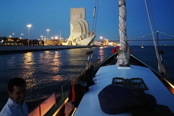 2-hour-lisbon-traditional-boats-sunset-cruise-with-white-wine