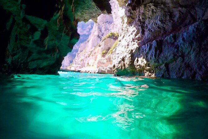 3-hour-private-boat-tour-of-the-island-of-capri