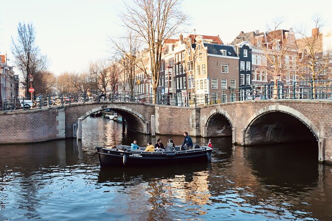 amsterdam-canal-cruise-on-a-small-open-boat-max-12-guests