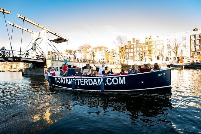 amsterdam-canal-cruise-with-live-guide-and-unlimited-drinks