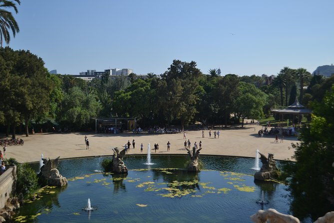 barcelona-city-bike-tour-highlights-and-hidden-gems