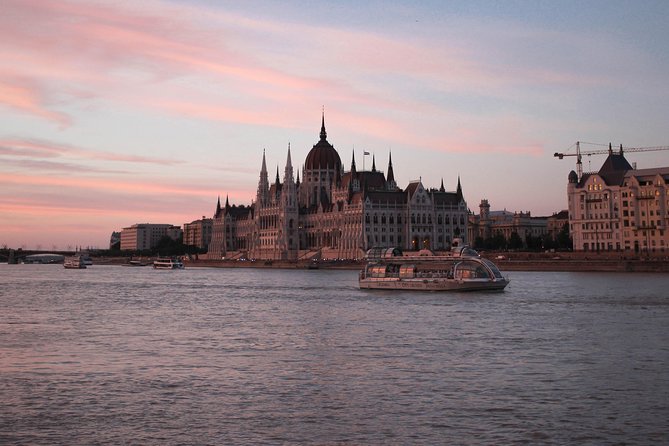budapest-danube-river-candlelit-dinner-cruise-with-live-music