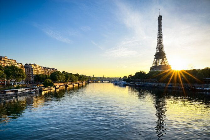 early-evening-dinner-cruise-with-drinks-by-bateaux-parisiens