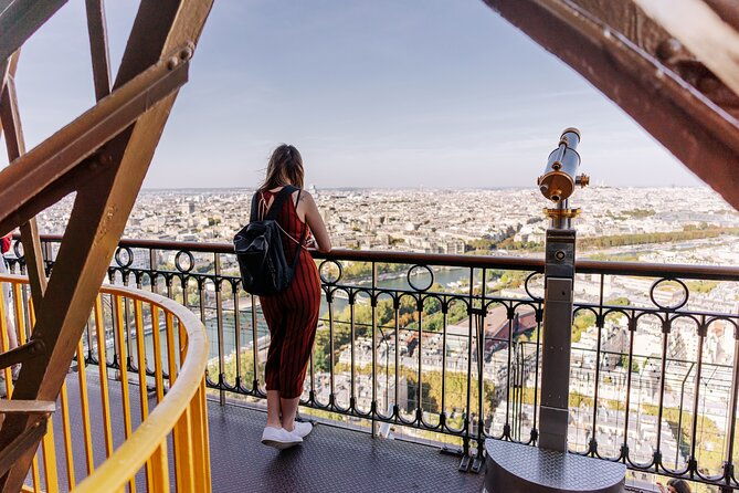 eiffel-tower-reserved-access-summit-or-2nd-floor-guided-by-lift-2