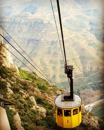 montserrat-private-tour-lunch-wine-tasting-in-penedes-winery