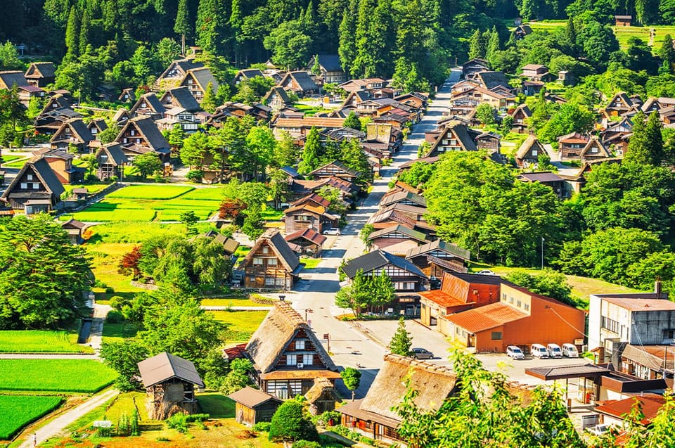 nagoya-to-hida-takayama-shirakawa-go-village-day-tour