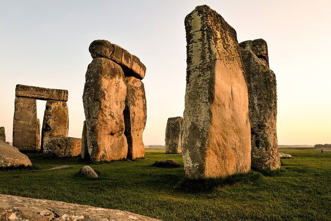 stonehenge-and-bath-day-trip-from-london-with-optional-roman-baths-visit