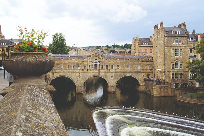 stonehenge-windsor-castle-and-bath-day-trip-from-london
