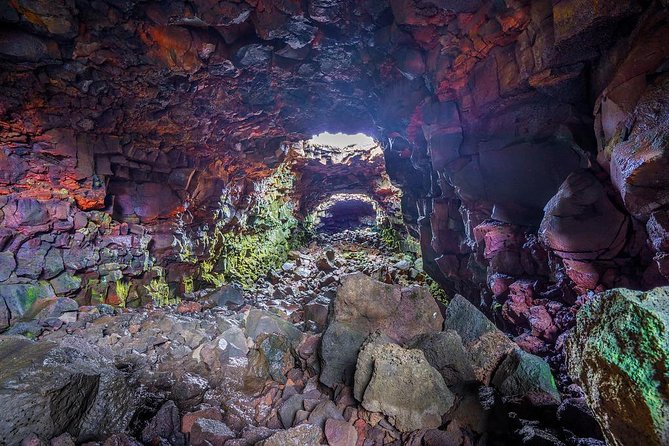 the-lava-tunnel-tour-raufarholshellir