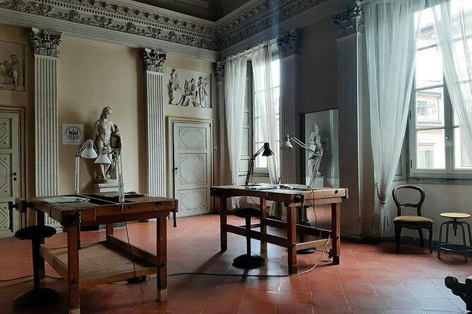 the-secret-of-stradivari-in-cremona-visit-the-violinmaker-school