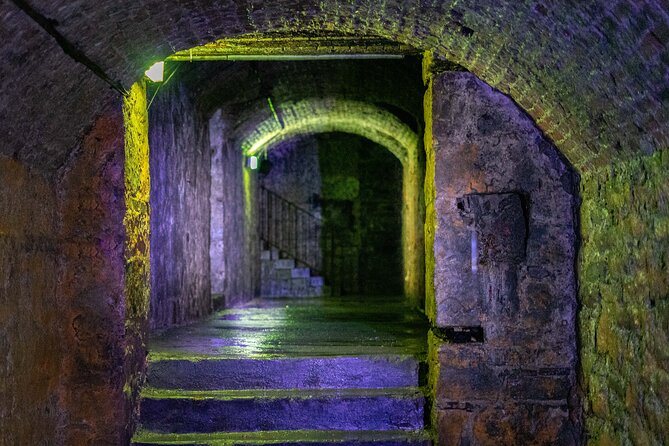 underground-vaults-walking-tour-in-edinburgh-old-town
