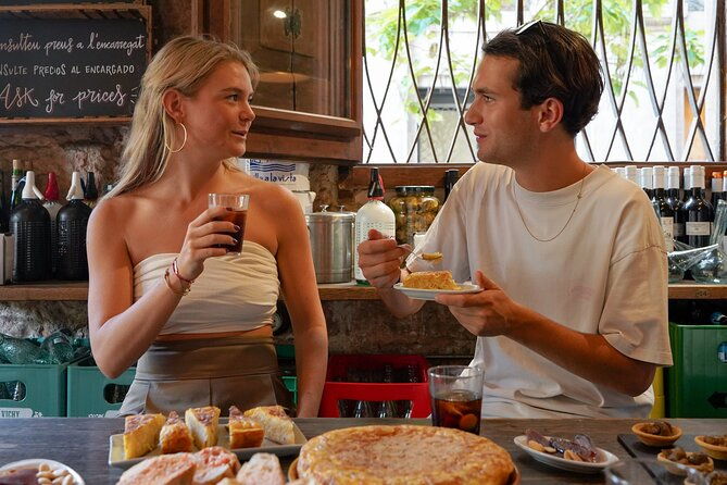 barcelona-tapas-and-wine-experience-small-group-walking-tour
