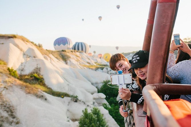 cappadocia-hot-air-balloon-ride-with-champagne-and-breakfast
