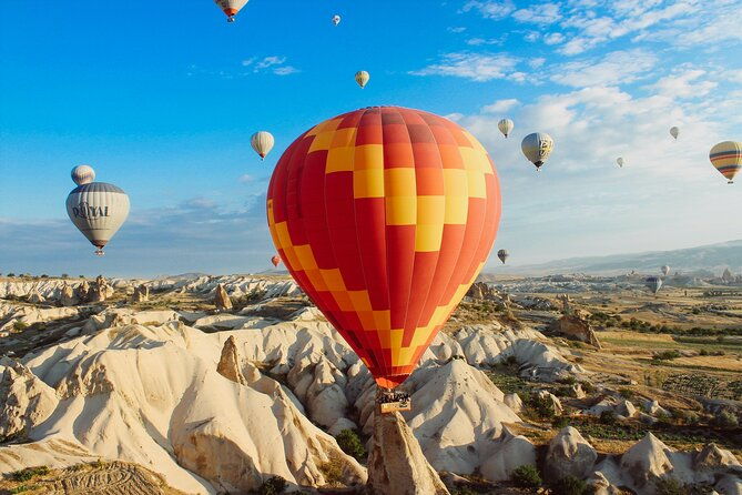 cappadocia-hot-air-balloon-tour-over-fairychimneys