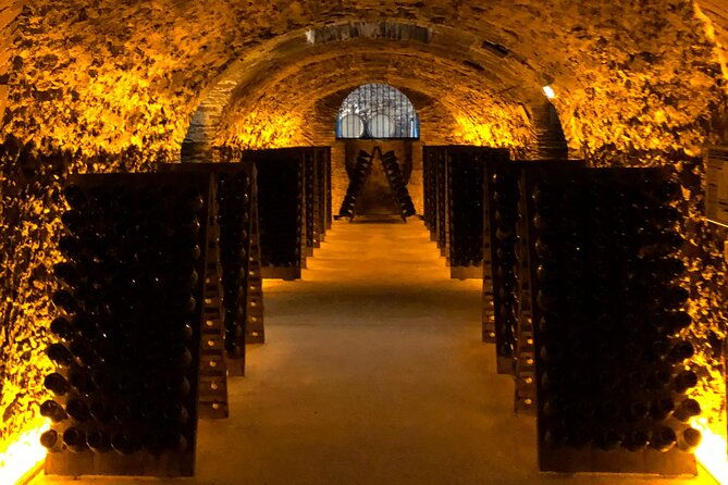 exclusive-champagne-tour-all-included-2-famous-houses-restaurant