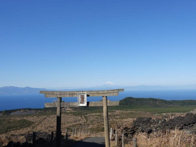 feel-the-volcano-by-trekking-at-mt-mihara