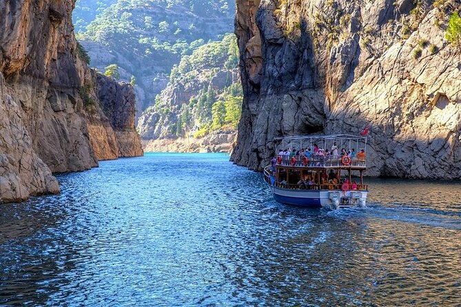 green-canyon-boat-trip-from-side