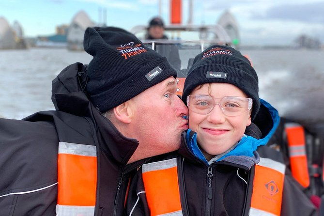 iconic-sights-of-london-high-speed-boat-trip