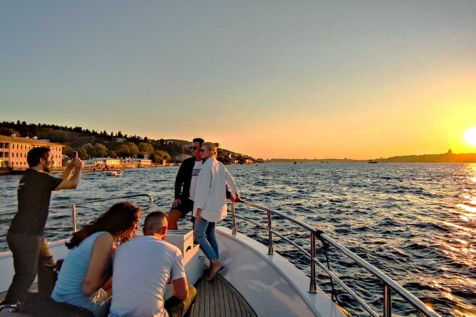istanbul-sunset-yacht-cruise-on-the-bosphorus