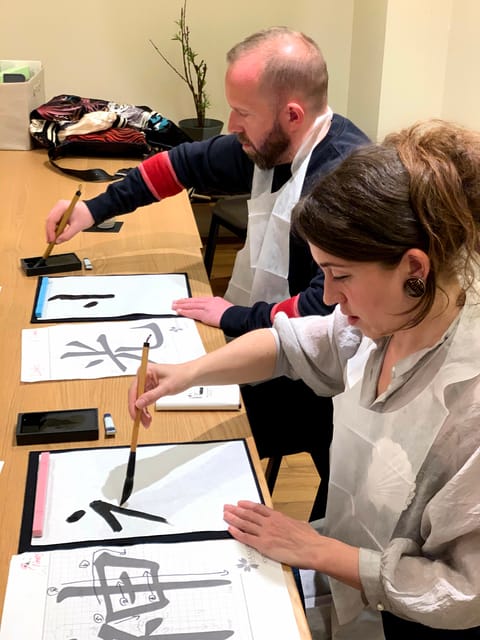 kyoto-%e3%80%90private%e3%80%91local-home-visit-japanese-calligraphy-class